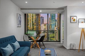 Deluxe Apartment, Balcony, City View | Soundproofing, iron/ironing board, free WiFi - Exclusive Stays - SB Grand (Southbank)