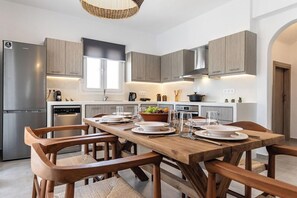 Private kitchen - Villa Margarita 3 Bedroom Villa With Private Pool and Sea View (Naxos)