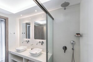 Bathroom - Villa Margarita 3 Bedroom Villa With Private Pool and Sea View (Naxos)