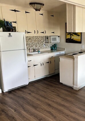 Private kitchen - Quaint 1-bedroom condo overlooking Lake Dillon and Keystone Mountain (Dillon)