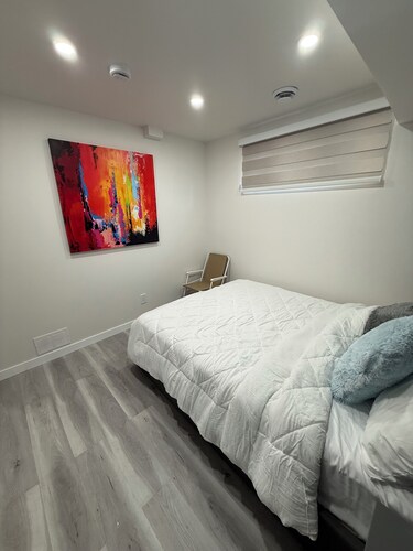 Family suit near costco with free parking and wifi