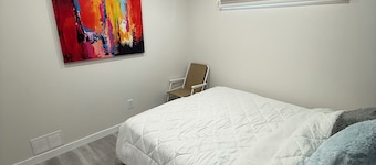 Family suit near costco with free parking and wifi
