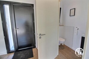 Ducha, secador de pelo, toallas