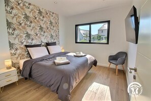 Iron/ironing board, free WiFi, bed sheets - Vrbo Property (PLOUGRESCANT)