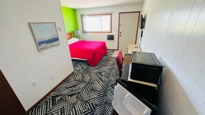 Blackout curtains, soundproofing, iron/ironing board, free WiFi - SANDS MOTEL (Boscobel)