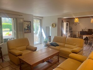 Living area - Vrbo Property (Noves)