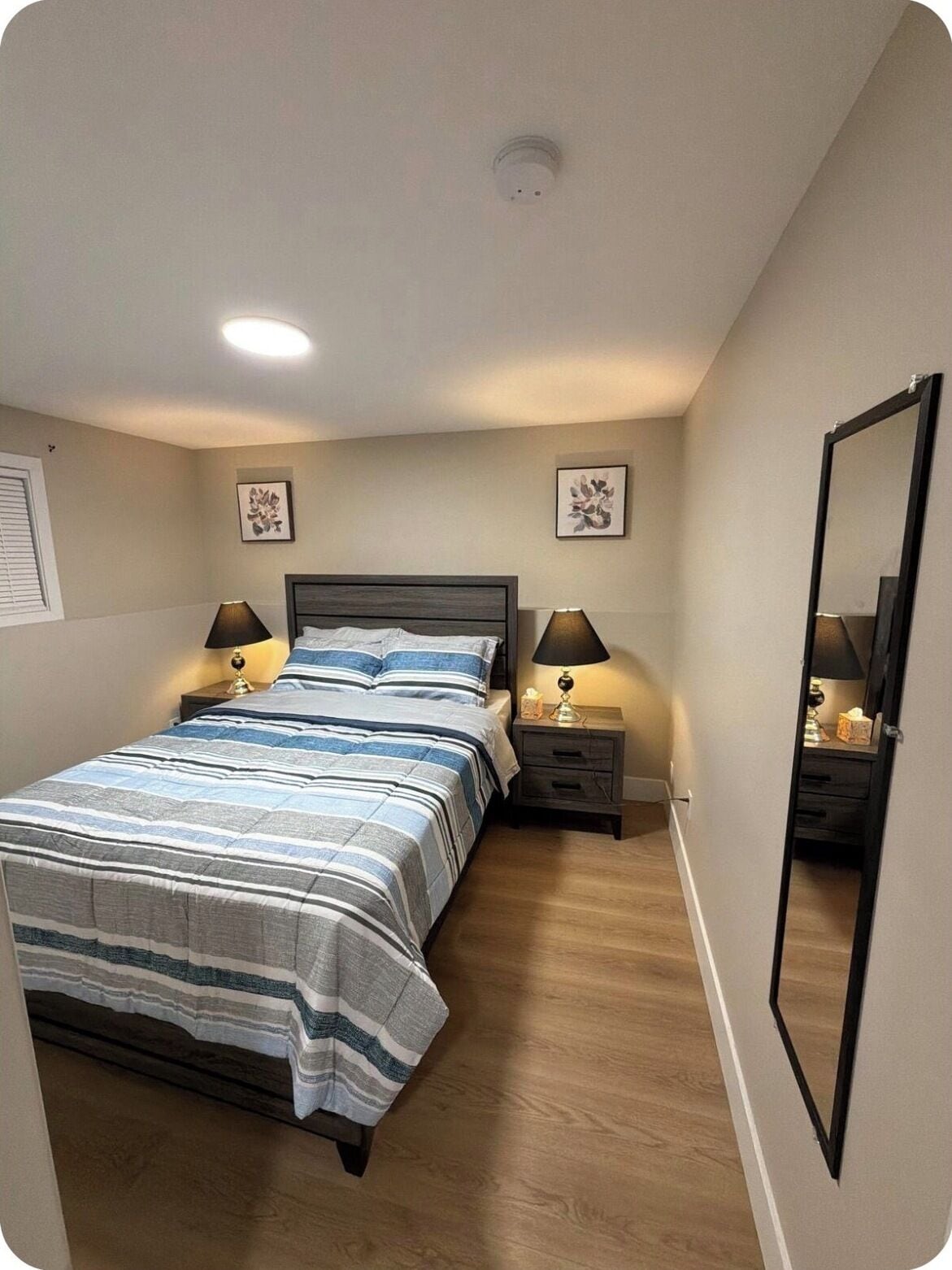 2 slaapkamers, een strijkplank/strijkijzer, gratis wifi, beddengoed