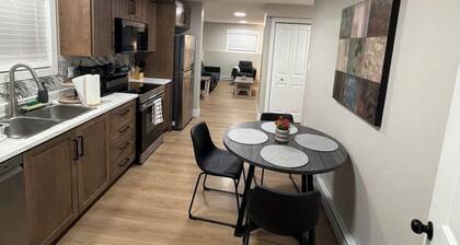 Lovely 2-Bedroom Apartment @ Kenmount Terrace.