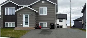 Lovely 2-Bedroom Apartment @ Kenmount Terrace.