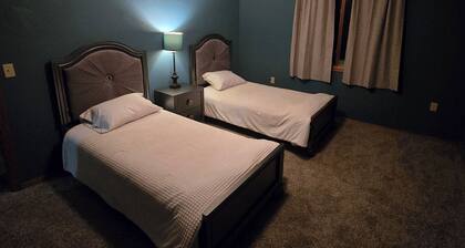 Serene 2-bedroom house with AC and garage in charming Potter.