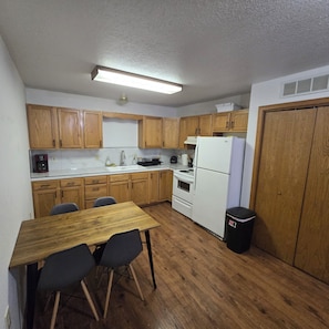 Private kitchen - Serene 2-bedroom house with AC and garage in charming Potter. (Potter)