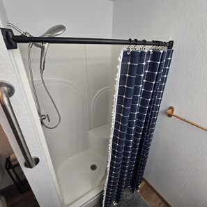 Bathroom - Serene 2-bedroom house with AC and garage in charming Potter. (Potter)