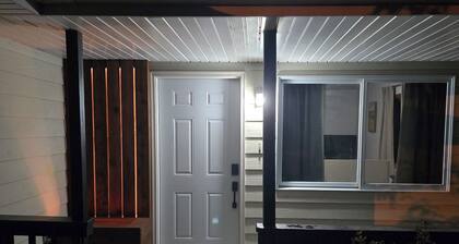 Serene 2-bedroom house with AC and garage in charming Potter.
