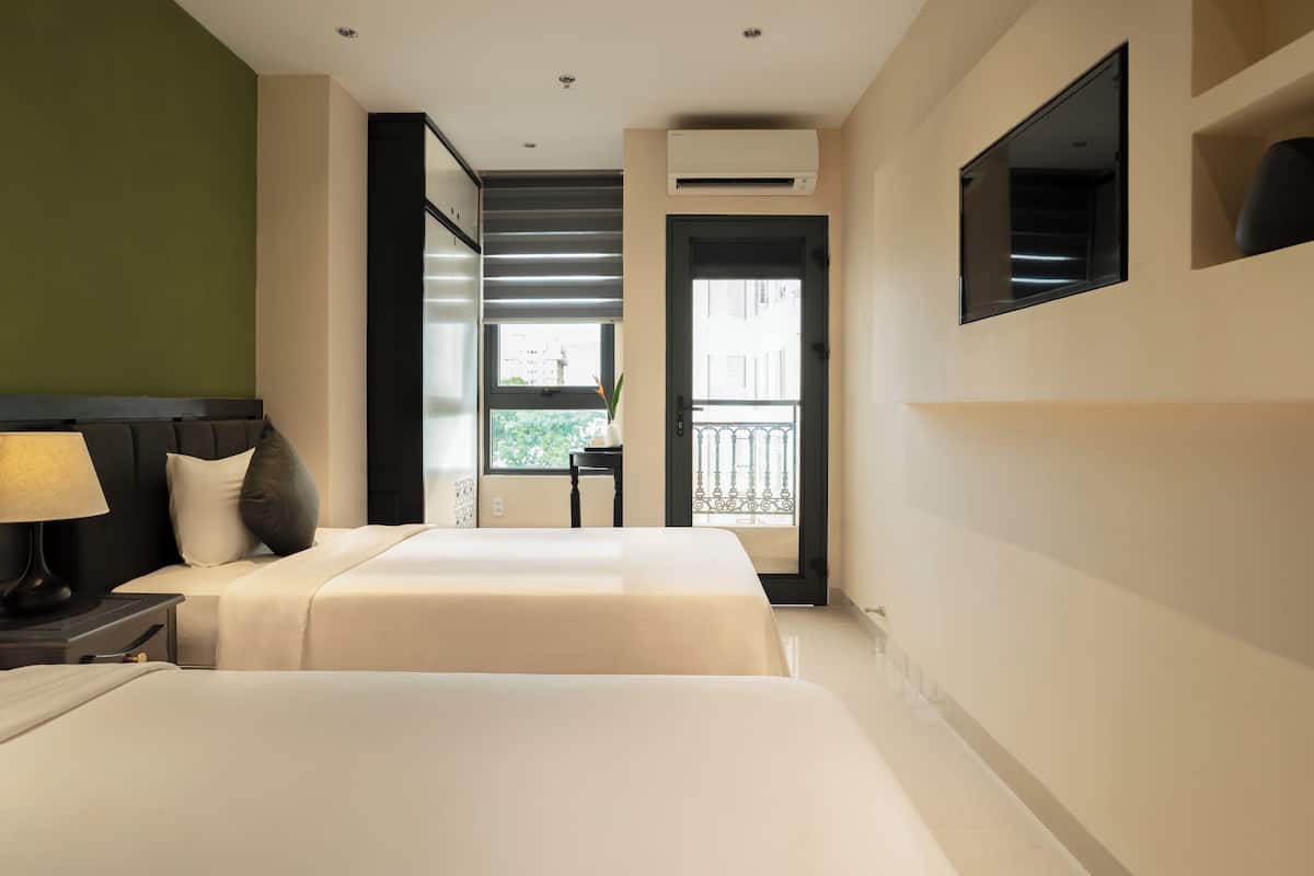 Deluxe Double or Twin Room, Balcony | Premium bedding, memory foam beds, in-room safe, blackout drapes