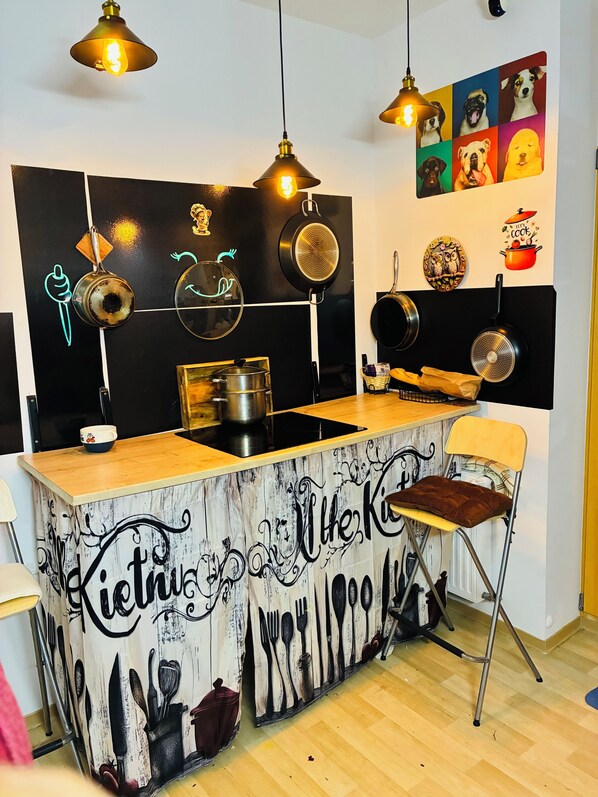 Dining - Vrbo Property (Oullins-Pierre-Bénite)
