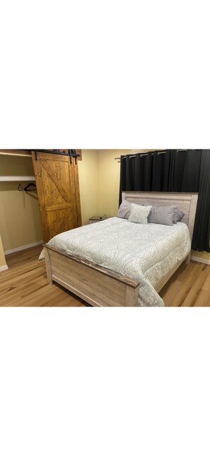 Room - Charming 2-bedroom house with AC in North Fort Myers (North Fort Myers)