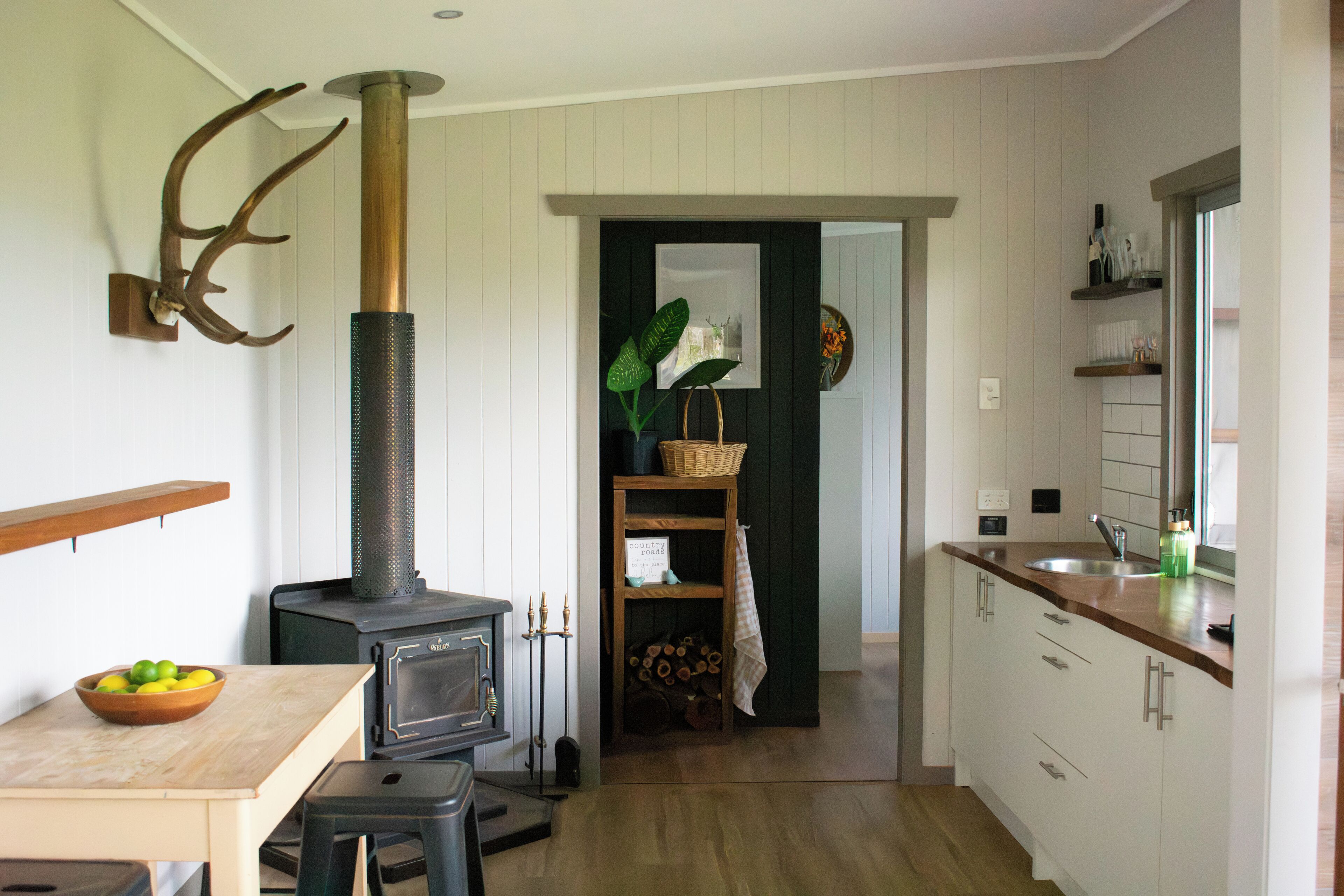 Fridge, stovetop, coffee/tea maker, electric kettle