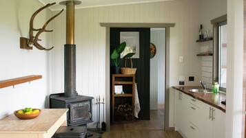 Fridge, stovetop, coffee/tea maker, electric kettle