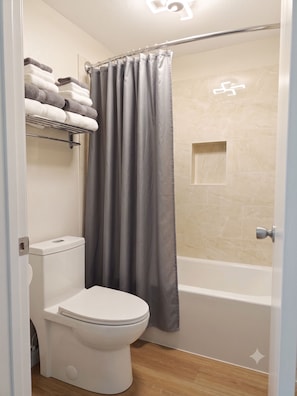 Standard Single Room | Bathroom