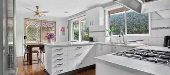 4B cozy holiday house by frankston sea