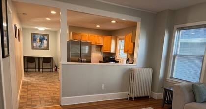 Beautiful 3-bedroom apartment with AC in welcoming Winthrop