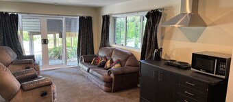 Spacious Premium Family Suite | Super-King + Bunks!
