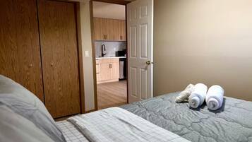 1 bedroom, iron/ironing board, WiFi, bed sheets