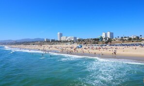 Beach - Spacious 2BR Near Cedars-Sinai, Beverly Hills & The Grove (Beverly Hills)