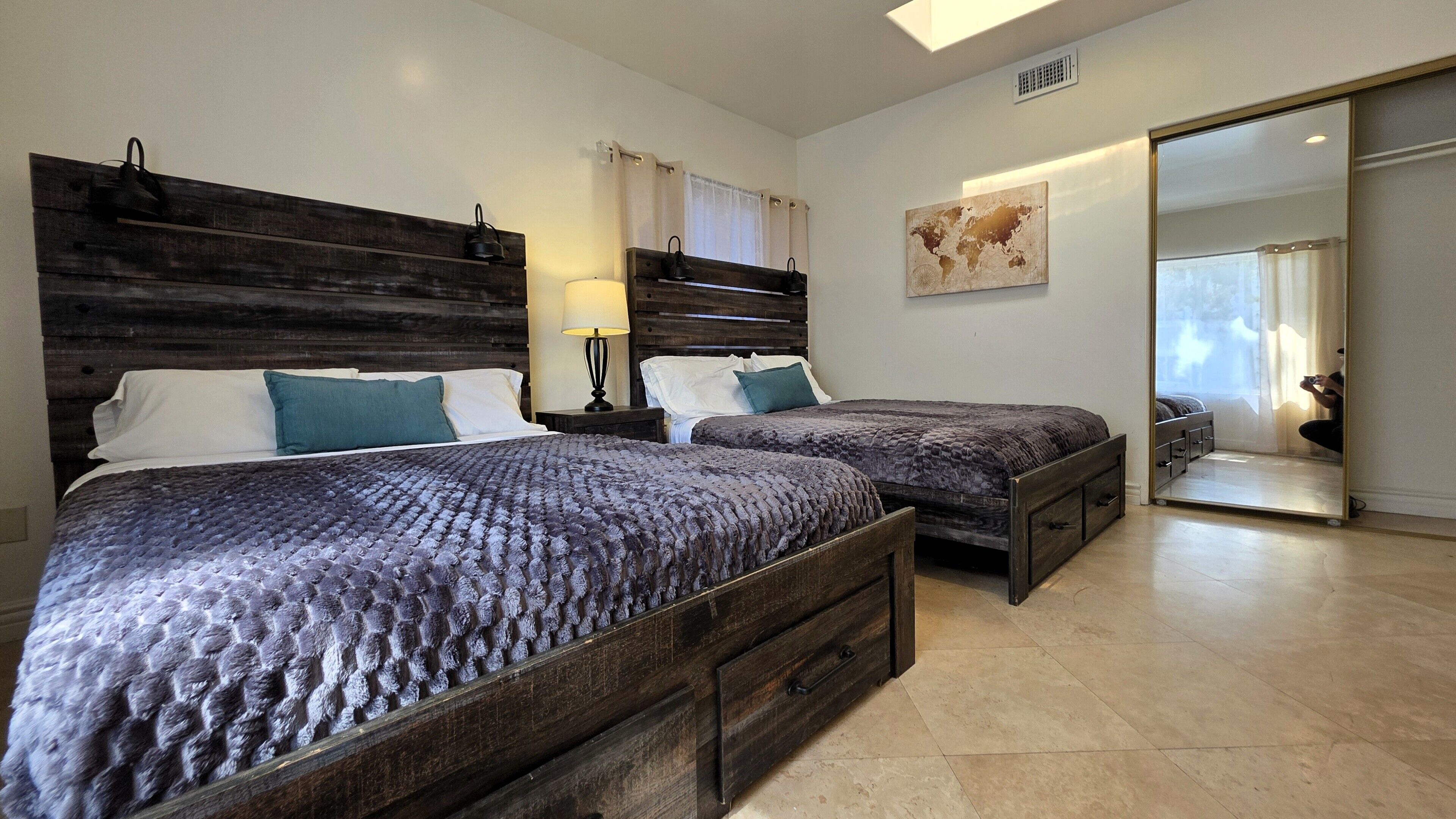 2 chambres, fer et planche à repasser, Wi-Fi gratuit, draps fournis