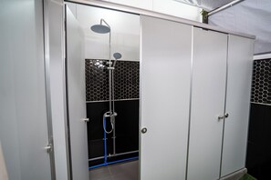 Toilet paper - Saigon Box Hostel (Ho Chi Minh City)