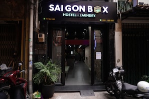 Exterior detail - Saigon Box Hostel (Ho Chi Minh City)
