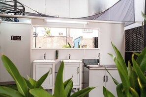 Luxury Shared Dormitory, Women only, Air conditioning, Garden View | Interior - Saigon Box Hostel (Ho Chi Minh City)