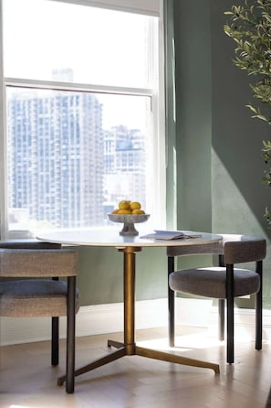 Dining - Two Bedroom Suite Near Flatiron & Broadway (New York)