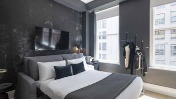 Iron/ironing board, travel cot, WiFi, bed sheets