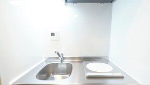 Fridge, microwave, stovetop - Fuente Nishi Sugamo by Tranova 2 (Toshima)
