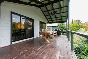 Outdoor dining - High Country on Perkins (Mansfield)