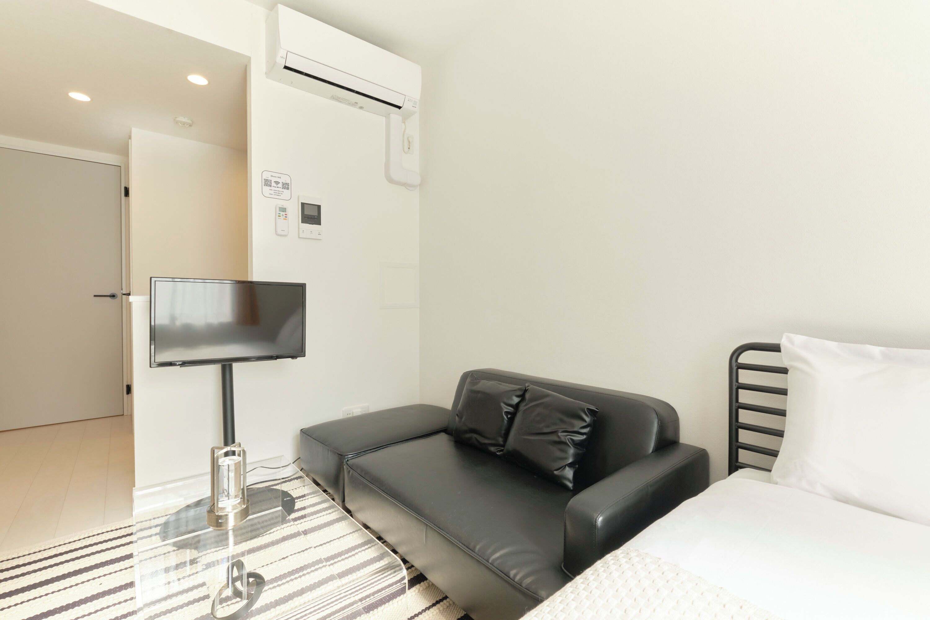 Blackout drapes, WiFi (free)