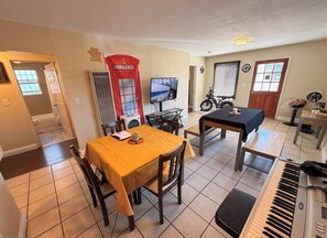 Interior - Lovely 3-bedroom house in Los Angeles perfect for your getaway (Los Angeles)