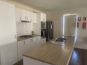 Private kitchen - Holiday Home (Lavington)