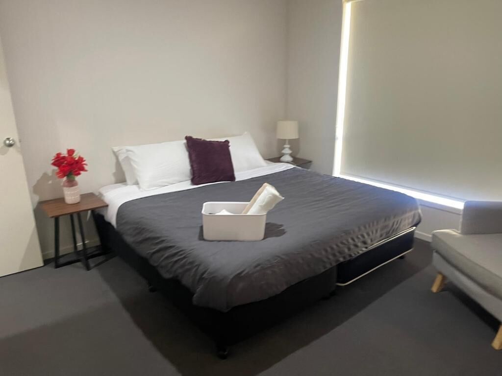 Iron/ironing board, Internet, bed sheets