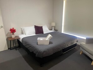 Room - Holiday Home (Lavington)