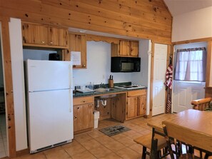 Private kitchen - James Creek RV Resort (James Creek)