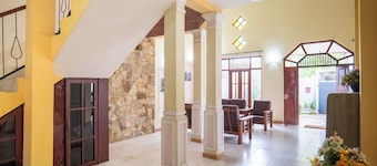 Kethmi Holiday Home