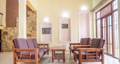 Kethmi Holiday Home