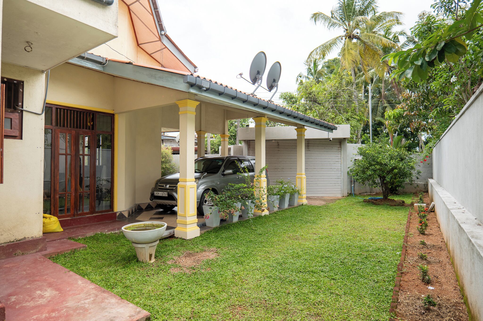 Deluxe Apartment, Garden View | Property grounds