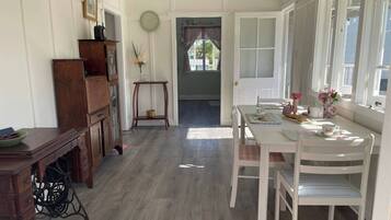 House, 2 Bedrooms, Balcony | Dining room