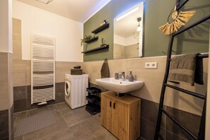 Bathroom - Vrbo Property (Erfurt)