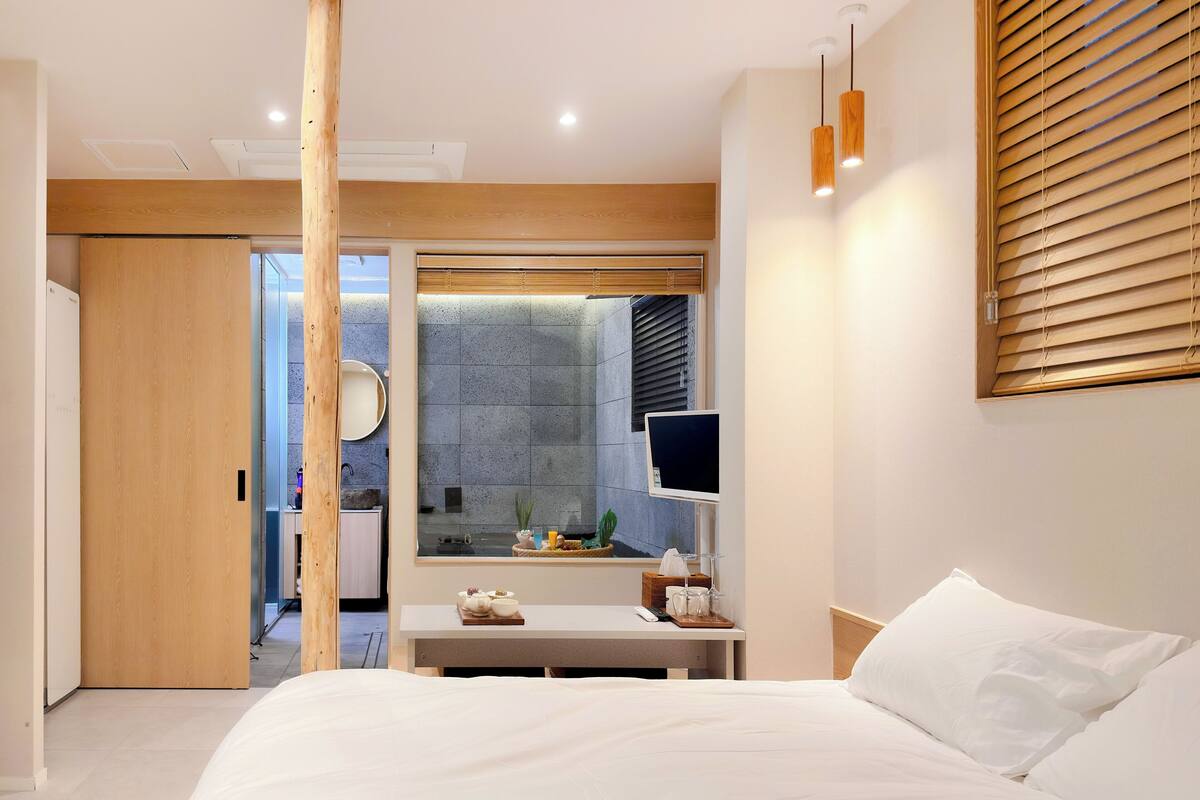 Double Room | Free WiFi