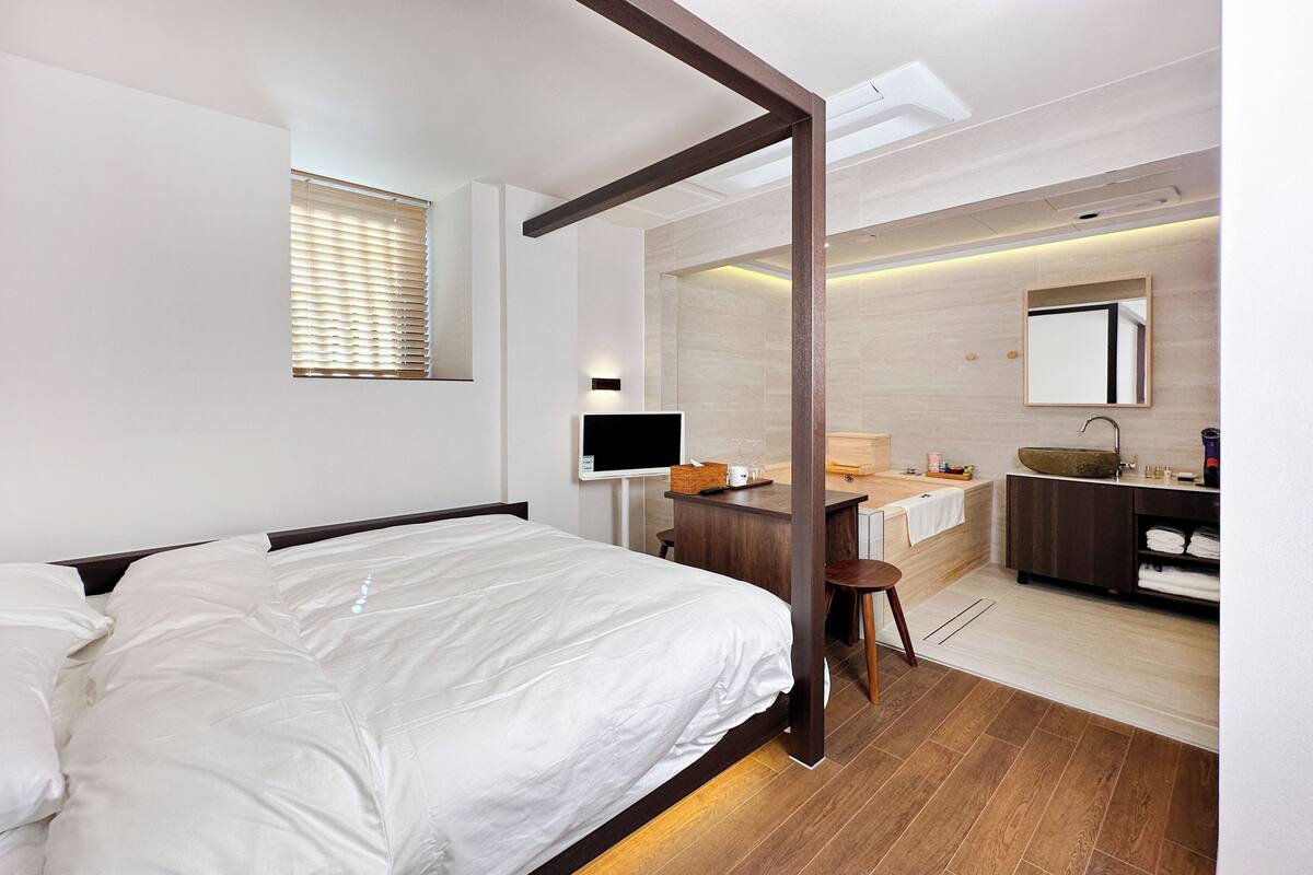 Single Room | Free WiFi
