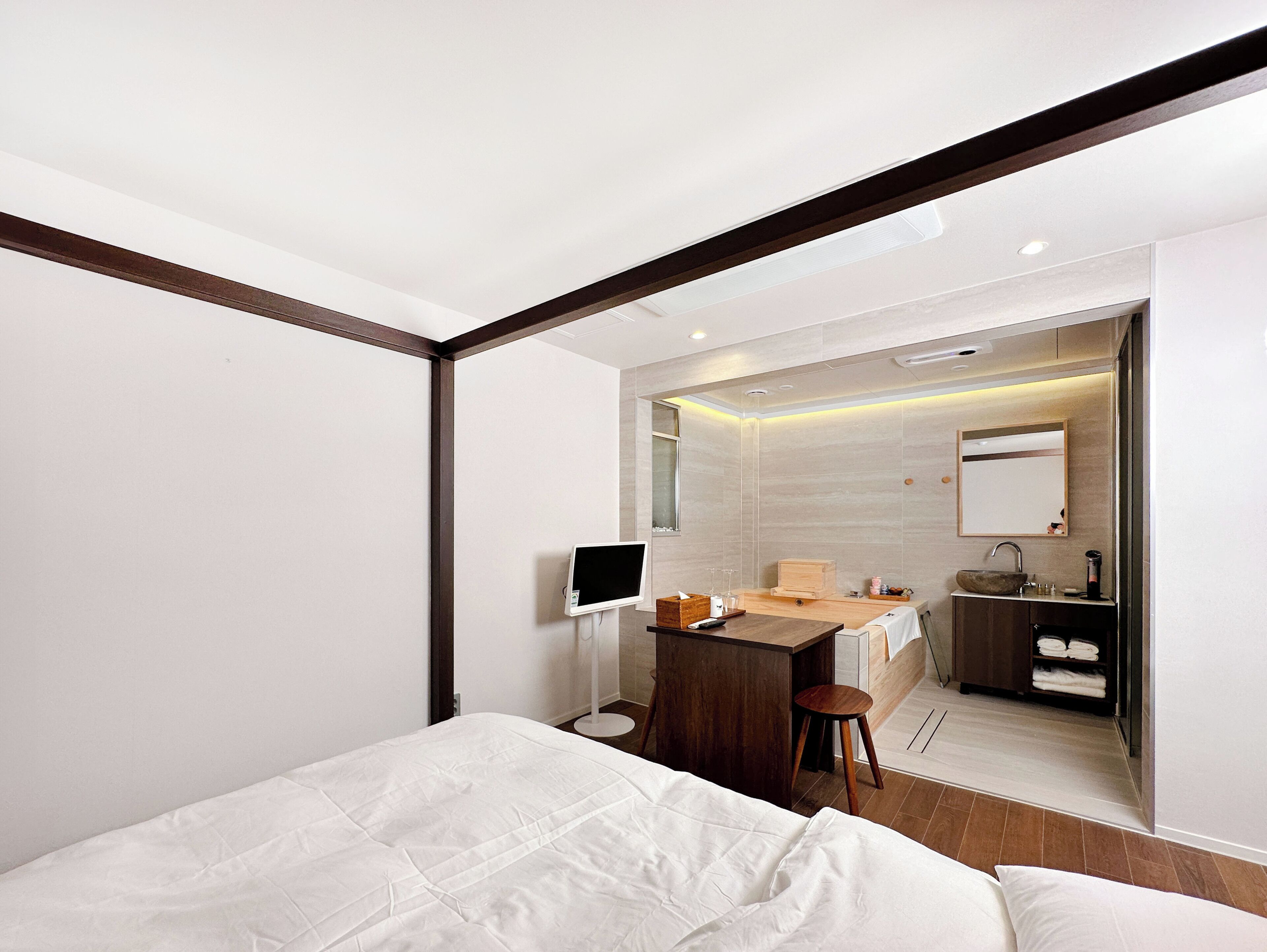 Single Room | Free WiFi